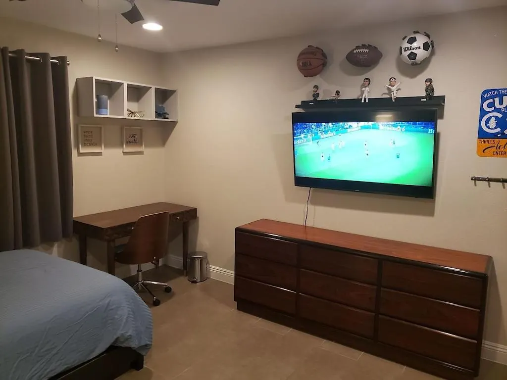 빌라 Luxury Villa, With Bonus Pool House, Private Pool, Hot Tub, Rock Water Fall And Slide, Putting Green, Basketball, Shuffle Board, Play Gym, Privately Gated On Circular Driveway. 라스베이거스