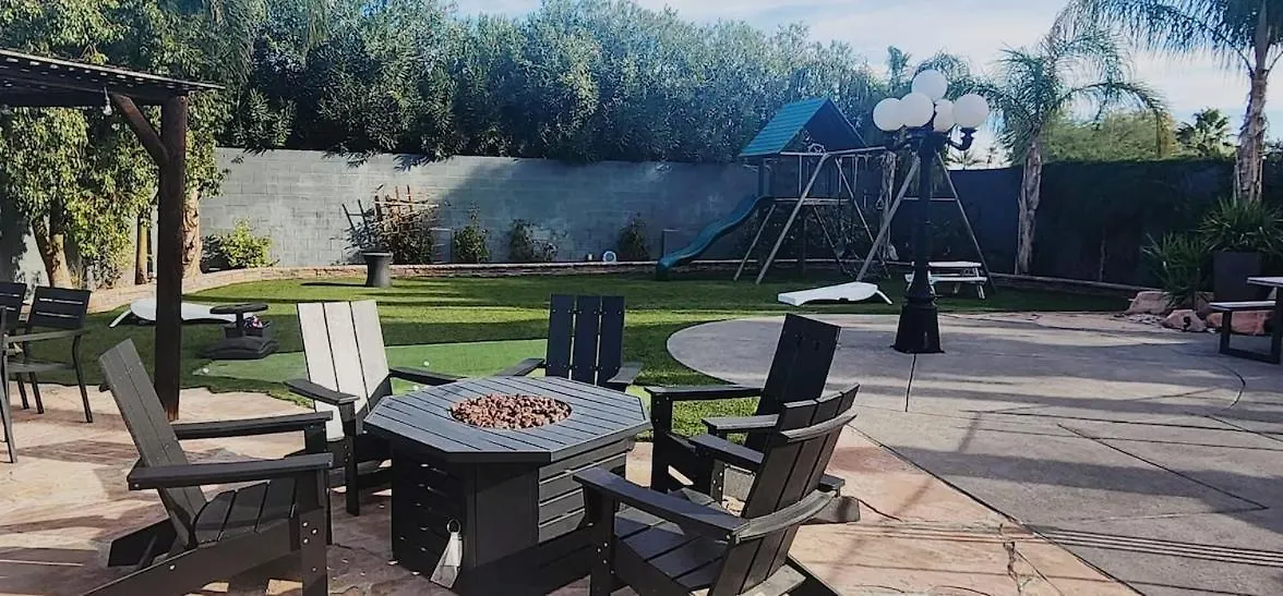 Luxury Villa, With Bonus Pool House, Private Pool, Hot Tub, Rock Water Fall And Slide, Putting Green, Basketball, Shuffle Board, Play Gym, Privately Gated On Circular Driveway. 라스베이거스